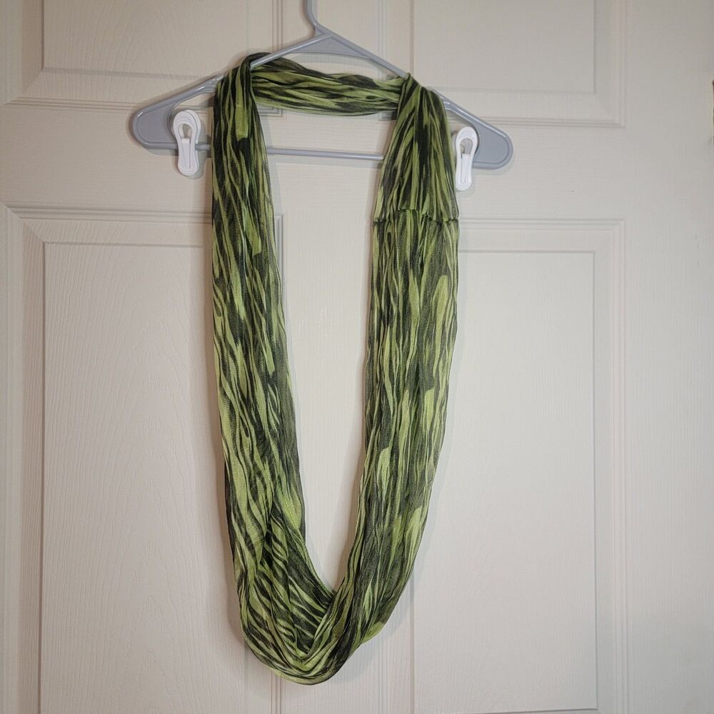 2 Chic Green Infinity Scarf